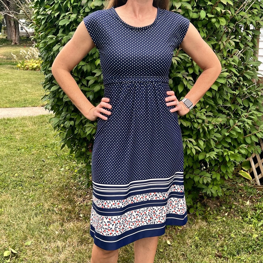 - Vintage Navy Polka-Dot Rosebud Mididress! EUC!